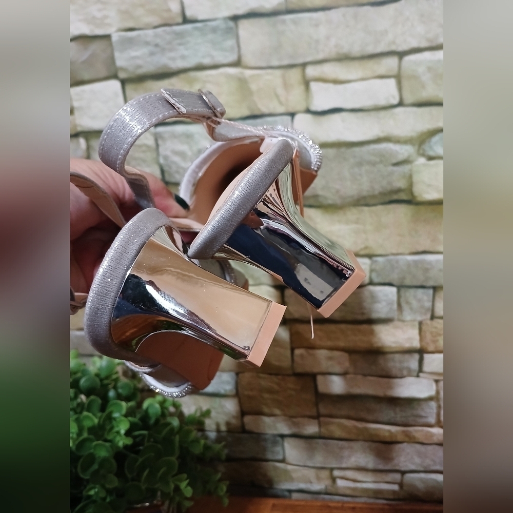 New KKDOM Chunky Closed Pointed Toe Block‎ Heels Strappy Silver Metallic Formal - Picture 6 of 7